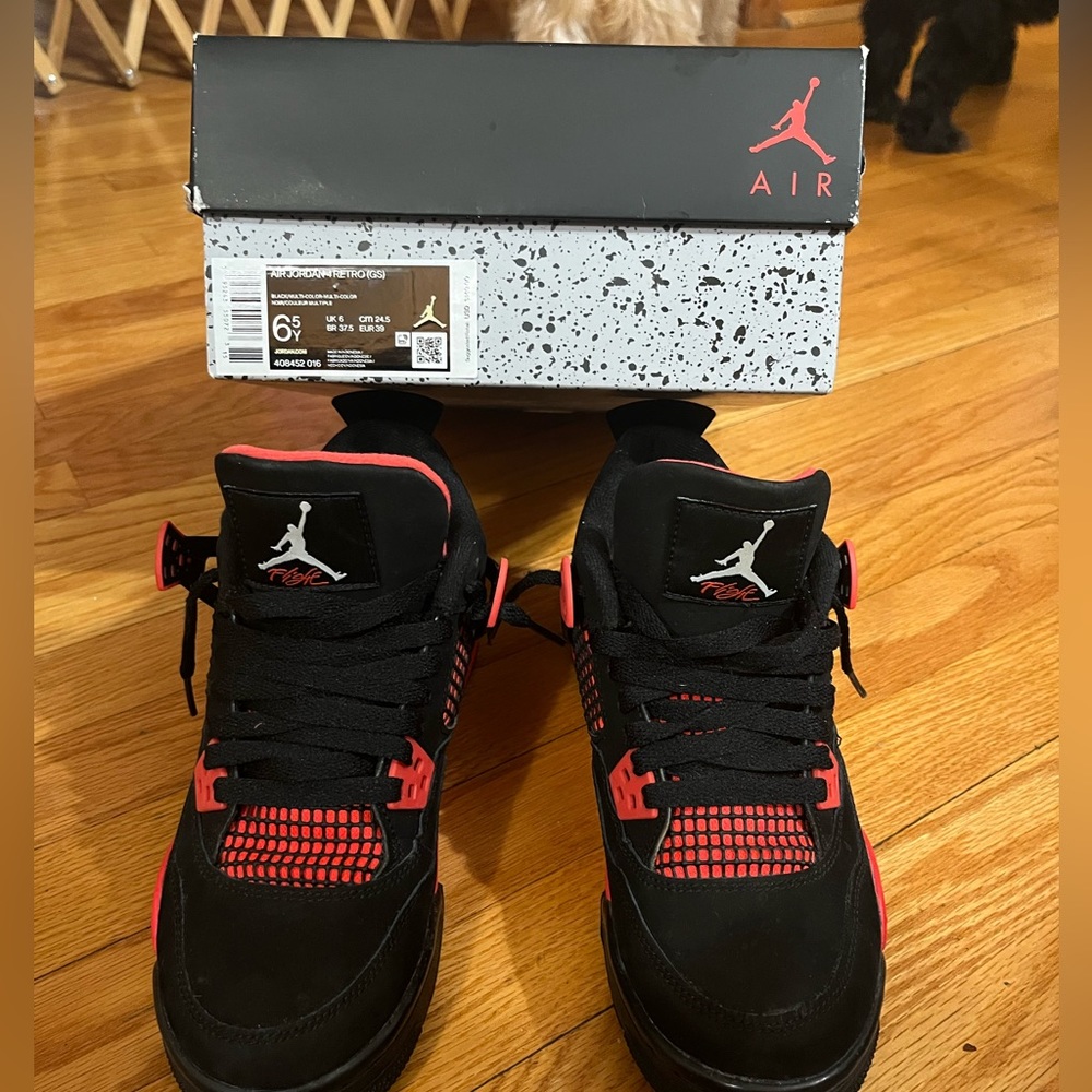 Jordan 4 red thunders
